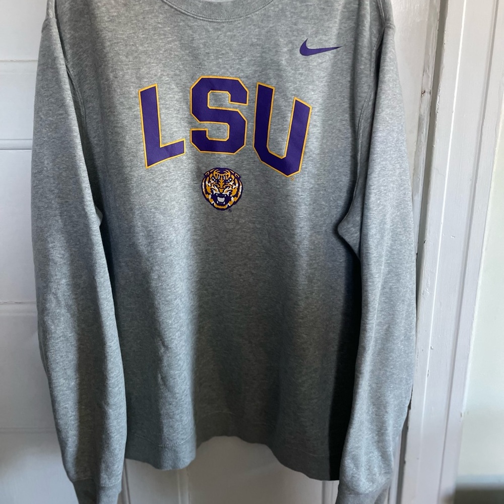 Like new Nike LSU crewneck. Size XL.